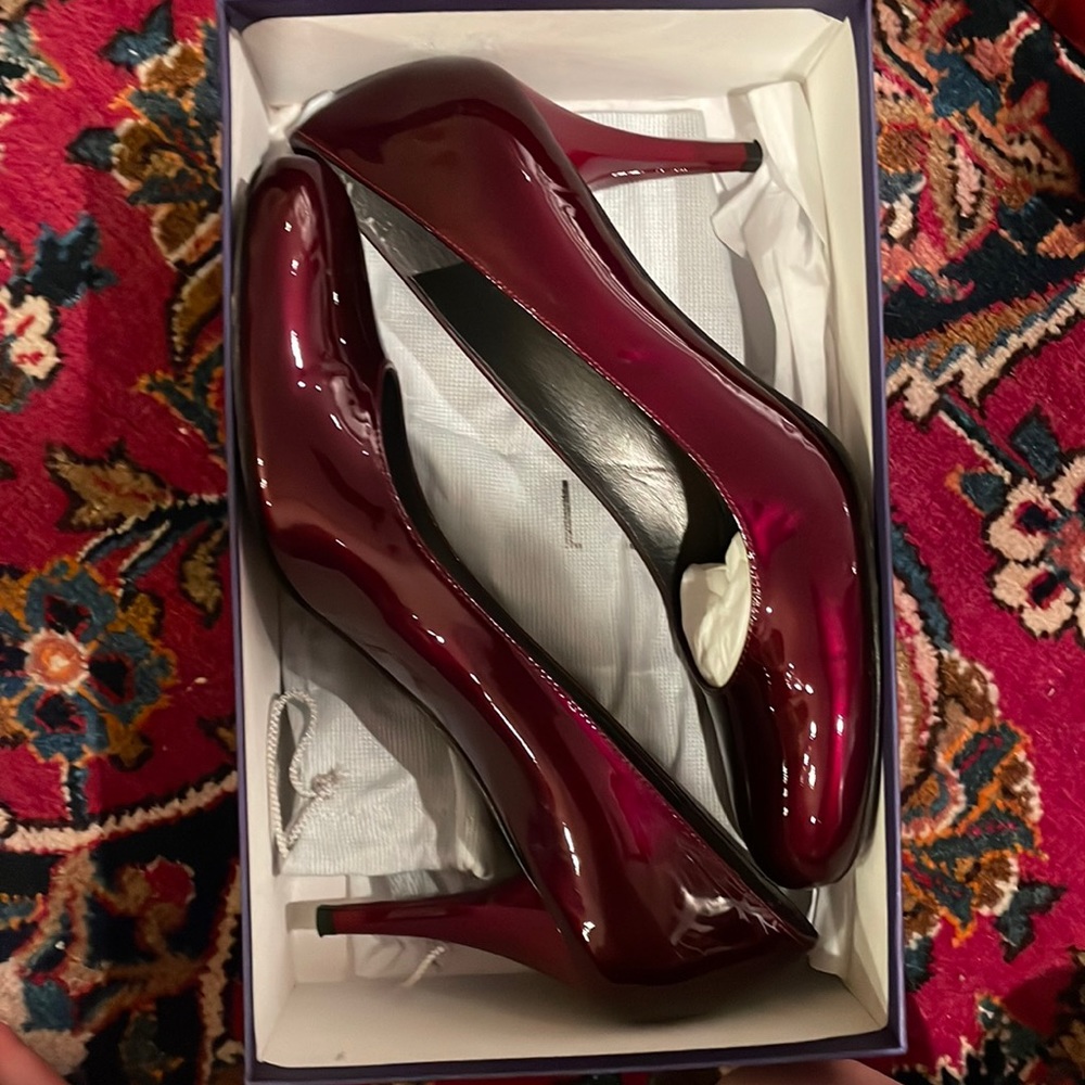 Stuart Weitzman patent red heels size 11